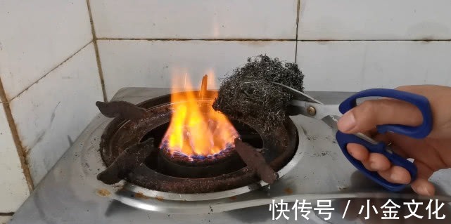 佳俊|用旧的钢丝球别扔掉，再这样处理一下，一年能省不少钱！