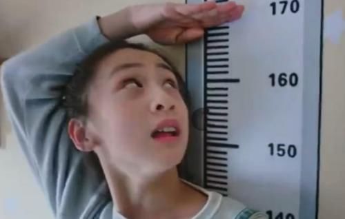 身高|初中生标准身高表火了,达到这一高度算合格,很多孩子不达标