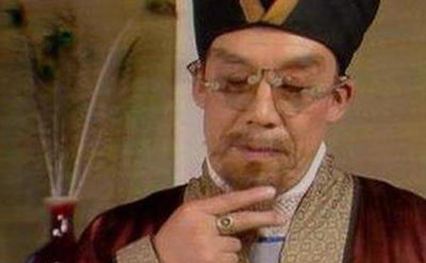 贾母是出了名的善良,为何对亲孙女贾迎春的悲剧视若无睹?