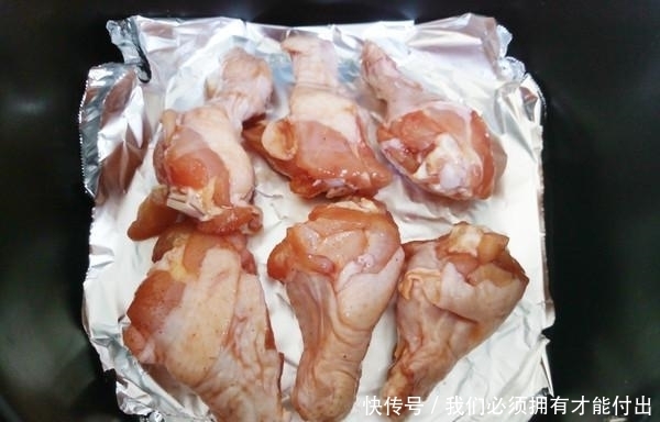 红烧的时候,放这两种调料就等于白炖!许多人不理解,难怪肉柴有股腥气