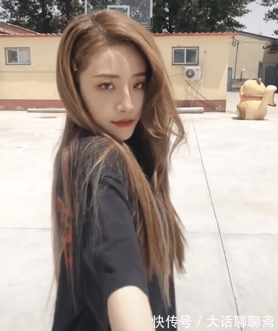 鼻梁骨|喻言“男友视角”拍视频,扭头时的鼻梁骨又矮又粗,让人后悔投票