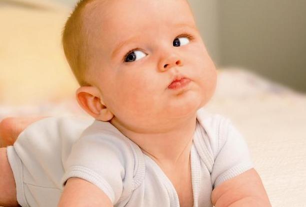 姓氏|爸爸姓“左”,妈妈姓“右”,给女儿取的名,全家都赞不绝口