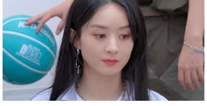 赵丽颖综艺中的一个举动，是否是她对于离婚后自己状态的注释？