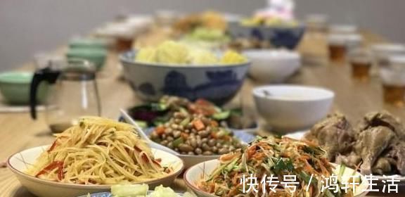 溏心蛋|吃隔夜菜致癌吗营养师即使放冰箱里，这4种隔夜菜也不能吃