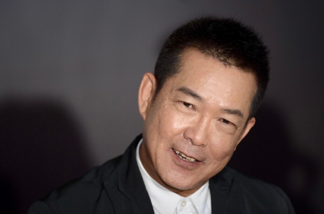 其实在上个世纪的八九十年代,元彪也是和成龙,洪金宝等人齐名的明星.