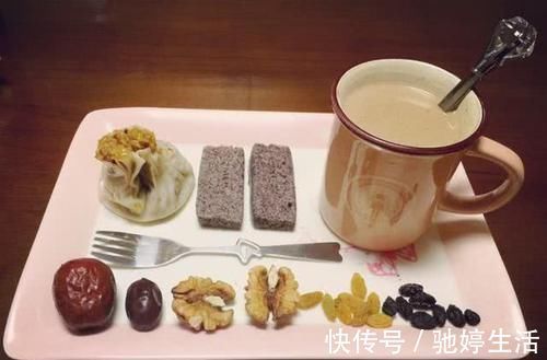 营养物质|每天早餐一小把坚果,通便保护心血管,但性价比最高的不是山核桃