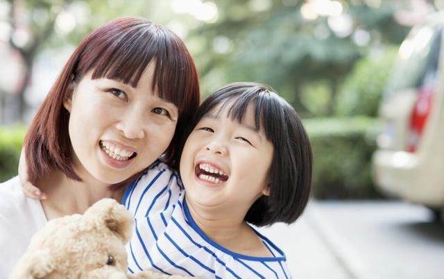 孩子|获奖广告《菠萝棒冰》：优秀的家长引导孩子学会独立思考