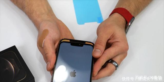 开箱|iPhone12ProMax山寨开箱刘海更小下巴更宽,售价1000元感觉真香