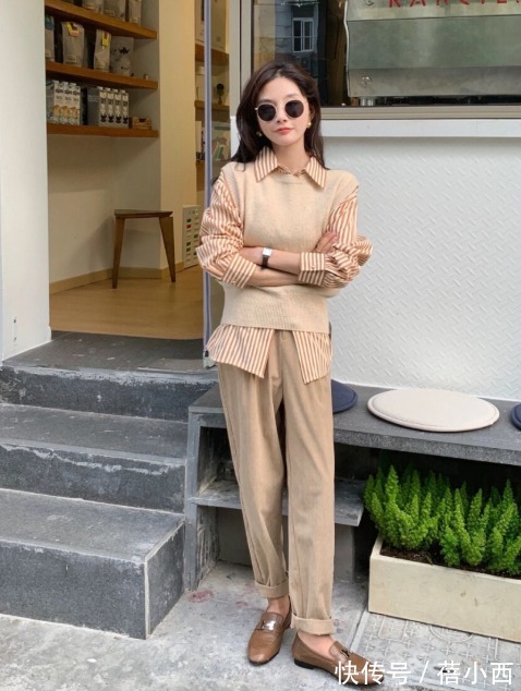 韩系|秋天想穿得时髦不费力?建议参考韩系小姐姐的造型,温柔有质感
