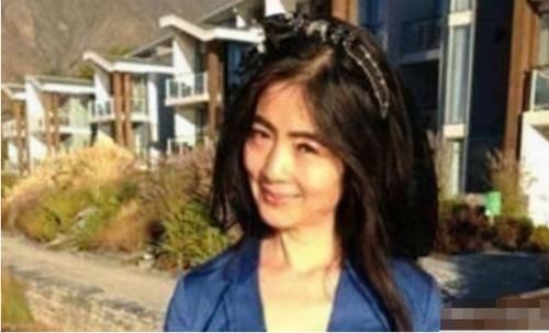 白手起家|非诚勿扰51岁阿姨被34岁小伙“抱”走,5年后两人分道扬镳