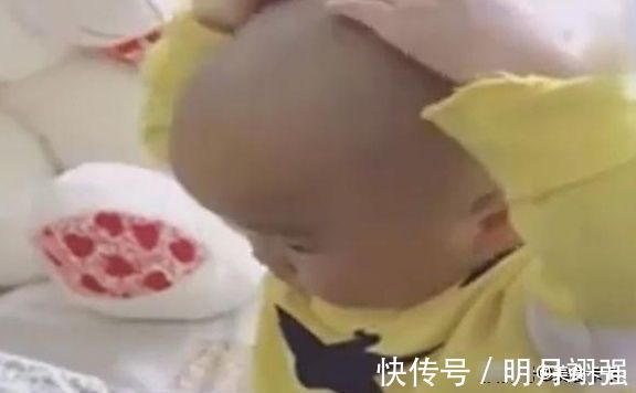 午睡|2岁宝宝午睡,一觉醒来发现头发没了,随后宝宝的反应,萌萌哒!