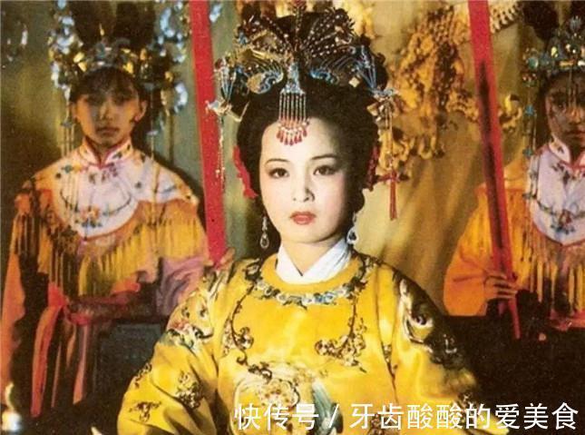 宝钗$细节露端倪:端阳节赐礼,元春只给黛玉挑选礼物,根本没理会宝钗