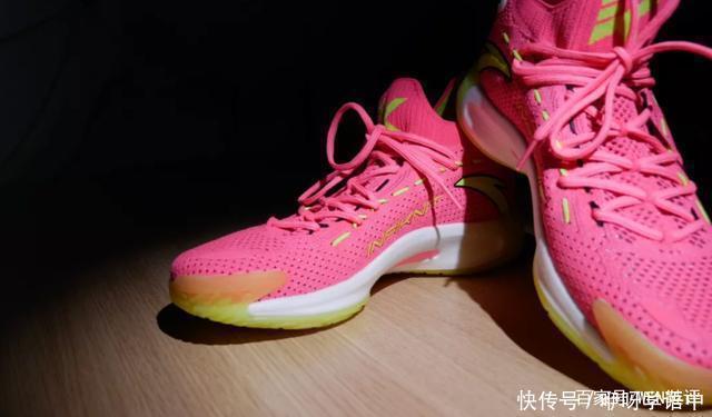 脚感|小体重打球该买什么鞋看完这期节目你全都知道了!