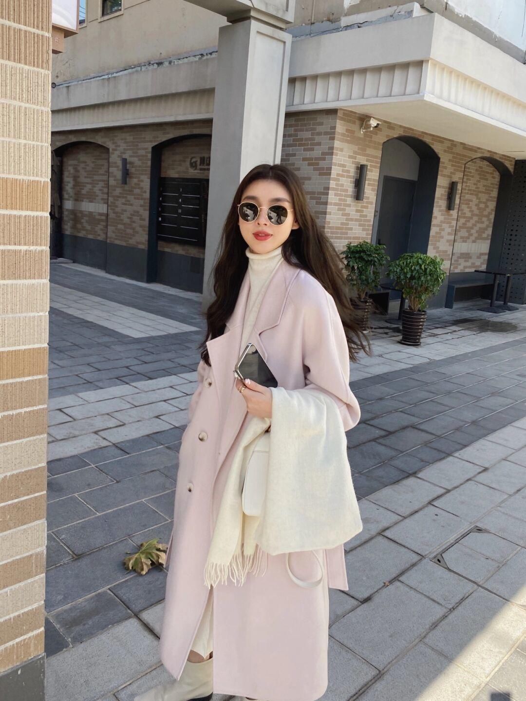 博主|基础色大衣太单调？分享4个流行色的搭配，穿上让你美美地过冬天