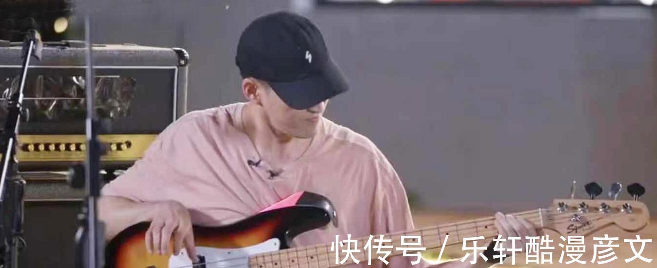 《哥哥》加更手繪海報腦洞大,黃貫中即興創(chuàng)作,趙文卓出表情包