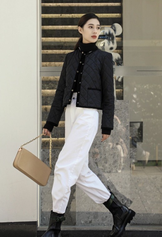 塞衣角|冬天怎么穿阔腿裤?建议搭配这4种上衣,显高显瘦不是梦