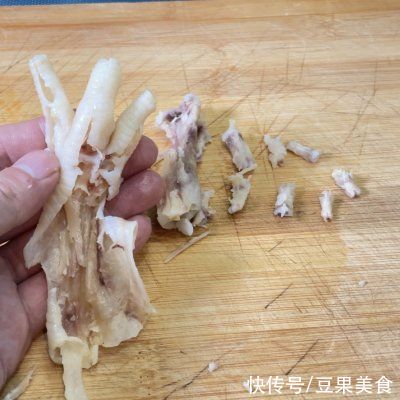 无骨鸡爪的家常做法，简单快捷又好吃