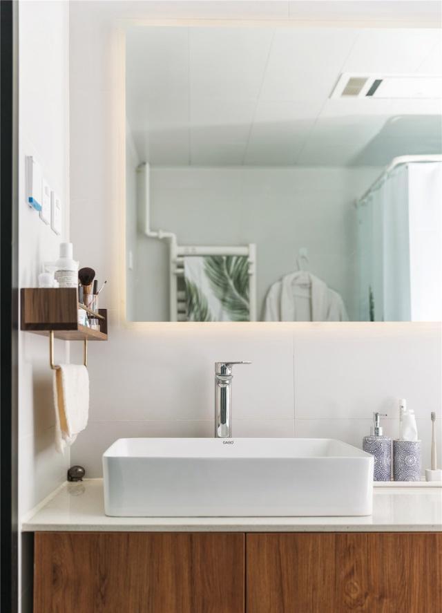 卫生间杂乱不堪，学会收纳是关键，6个收纳小妙招节省空间又整洁