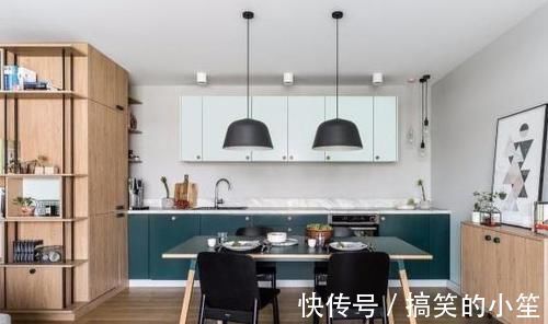 隔断|66㎡两居,以储物柜做隔断,以墨绿和原木配色,实用的文艺范儿