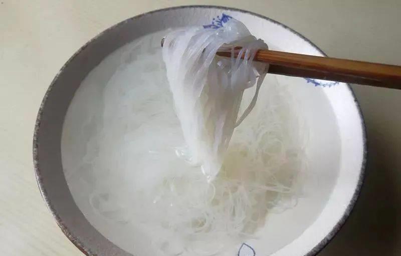 包菜焯水|包菜换种做法,比手撕包菜还香,又香又下饭!美味可口,非常美味