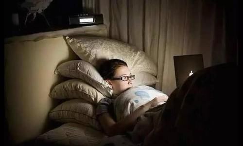 睡眠|几点睡觉才算熬夜?医生:不是11点,也不是12点,别搞错了
