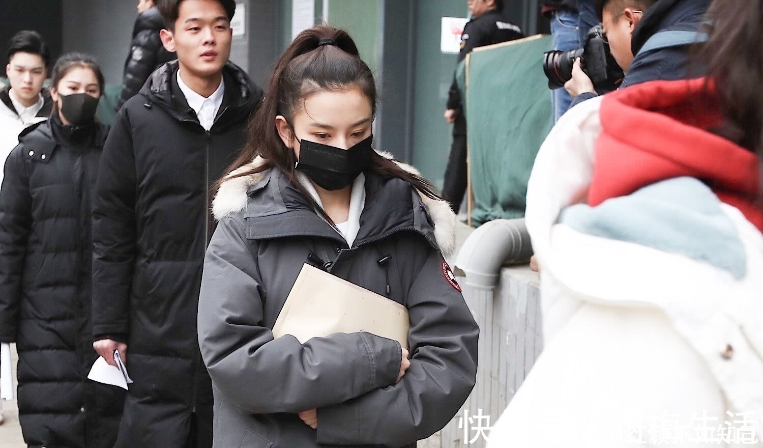 刘海|为什么艺考的女生都喜欢扎头发、不留刘海呢?内行人说出“真相”