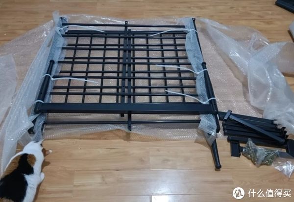 不锈钢|装修日记 篇三十二：没甲醛也没味的铁艺床，为啥塌了？支撑/床板/高度/材质/喷漆/颜色/安装，7个选购要点大盘点！