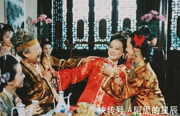 贾琏@王熙凤和尤氏:一个出身高贵下场凄惨,一个家世一般一生平安