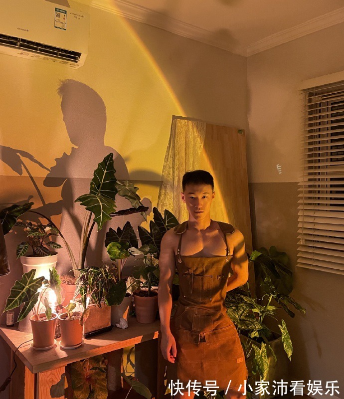 毕业|大学四年练就满身肌肉,毕业即巅峰,一口气拍了十套写真!