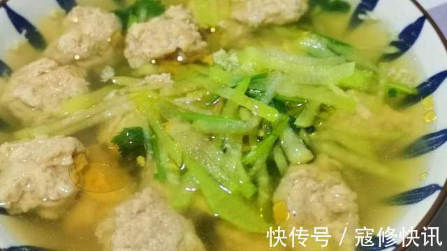 豆腐|炸好的萝卜丸子怎么吃试试这种做法,滑嫩咸香,清淡不油腻好喝