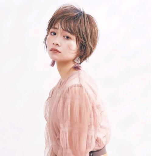 面部|面部太宽的女人如何变美？改变这些细节，显脸小之外还能提升气质