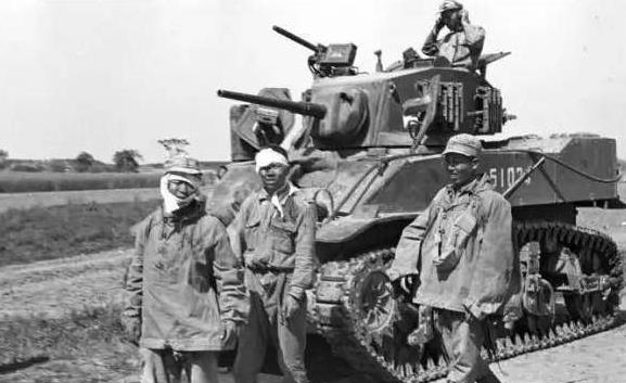 华东野战|3名战士被困敌阵，班长一咬牙挖沟，开创了著名的“剥皮”战术