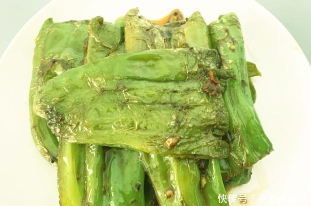 做虎皮青椒时,先放盐还是青椒很多人弄反了,导致不起皮不入味!