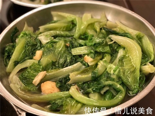 老公请朋友吃饭，我下厨做了一桌菜招待，临走时他却说出这种话！