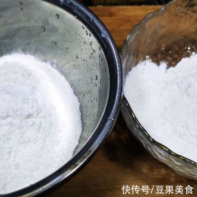 正宗地道的简单易学葱油饼做法，速来围观