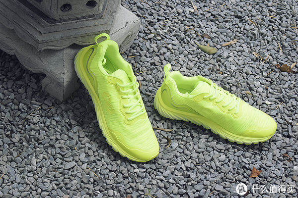 鞋底|减震透气会“呼吸”!咕咚10K悦弹跑鞋体验