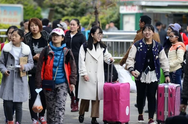 欢喜|教育部通知：大中小学寒假提前，有人欢喜有人忧，家长坐不住了