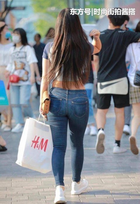 微胖|微胖女生不适合牛仔裤搭配干净的上衣，意外美出可爱的气质