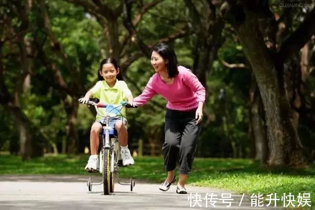 白岩松|白岩松培养出学霸儿子,他的育儿观走红让孩子吃3种苦,别心软