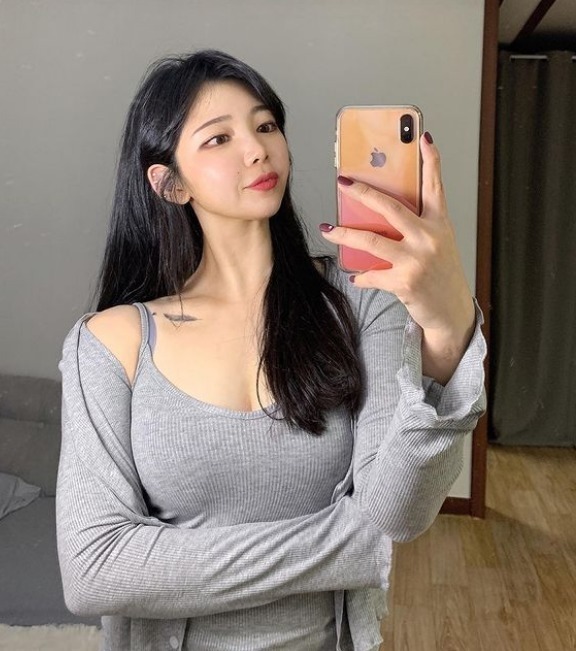 小蛮腰|拥有天使面孔、魔鬼身材的瑜伽小姐姐，堪称人间尤物啊！