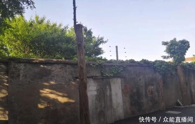 路过三十年前的小学母校,差点没认出来