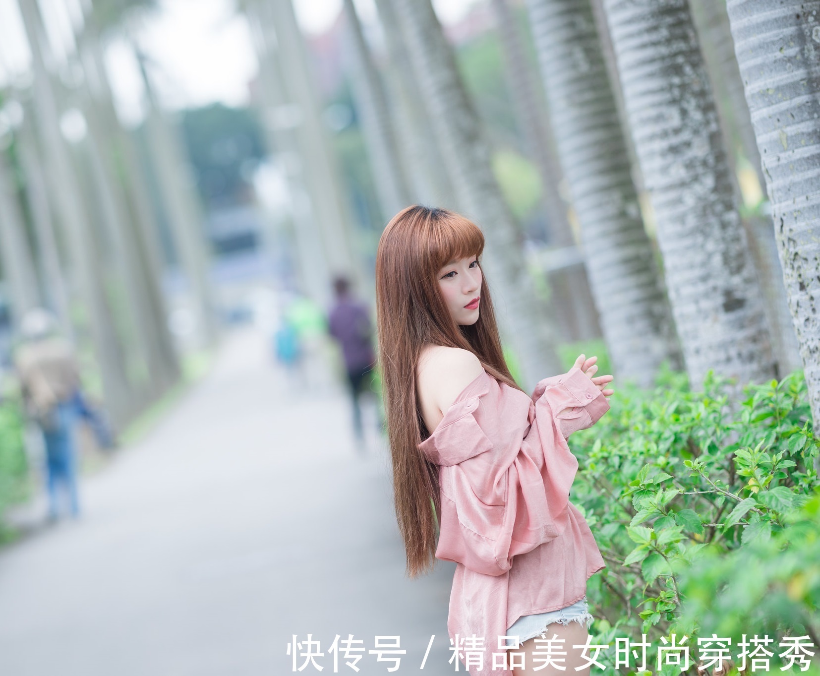 搭配|夏日里一件衬衫,一条短裤搭配在一起清凉时尚又街范十足