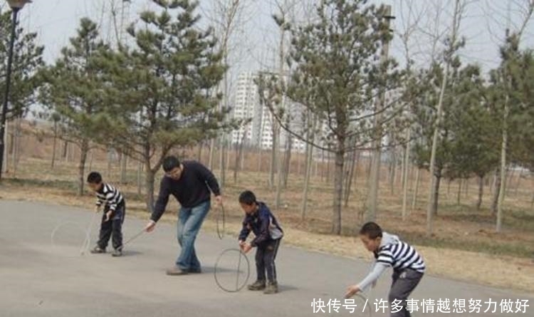 没错|孩子智商跟被谁带大的有关？专家：没错，这个人带大的小孩更聪明