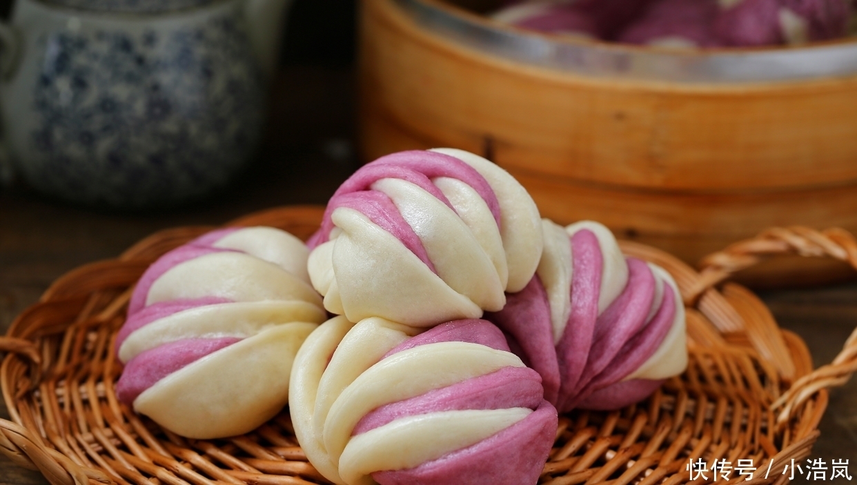 无需任何技巧就能做出双色花卷，层次分明、暄软香甜，漂亮极了！