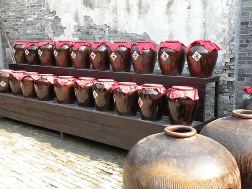  酒精|喝勾兑酒不安全，去买农村自酿酒，农村酿造粮食酒喝着就放心吗？