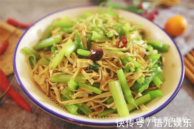 凉拌西葫芦|家有老人可常吃3菜,清热降火,开胃健脾,保护肝脏,好处多多