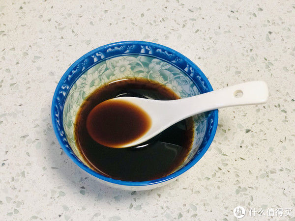 干辣椒|做手撕包菜，应该焯水还是过油？教你正确做法，爽脆清甜还不出水