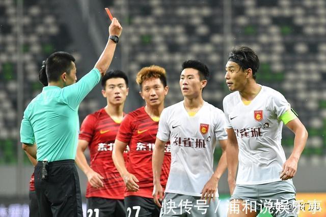 红牌|1次暴怒,1红4黄!中超32岁队长突然“离队”,甩下教练队友