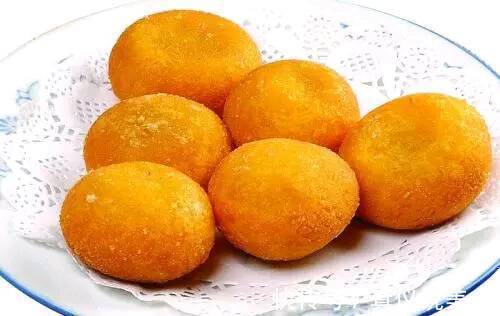 外面卖2块钱一个的炸糕,在家10块钱做一锅,比炸油条还简单