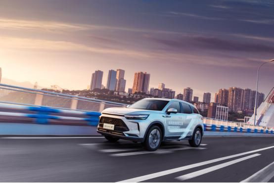 suv|十万级大码SUV北京X7化身活地图 助攻爱逗团破防重庆8D魔幻城市